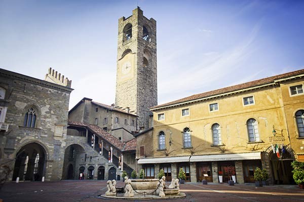 visit-bergamo-old-town-luxury-car-with-driver
