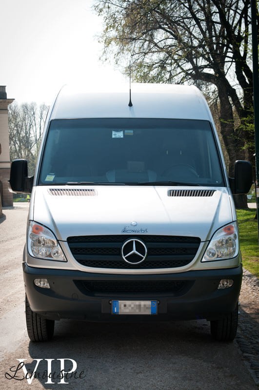 minibus-hire-with-driver-for-stag-and-hen-parties-06