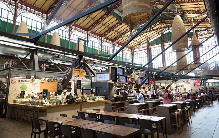 vip-limousine-milan-takes-you-to-the-mercato-centrale-03