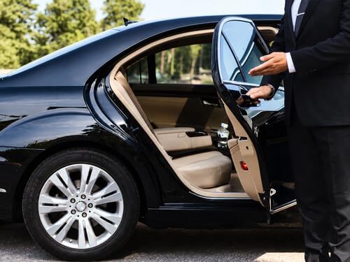 Private Chauffeur in Milan: car and private chauffeur