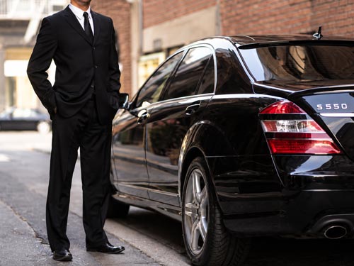 Private Chauffeur in Milan: private chauffeur car service