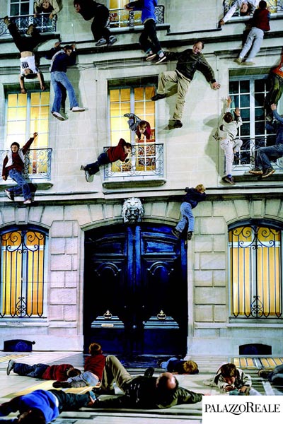 Car with driver Milan: workart by Leandro Erlich at Palazzo Reale