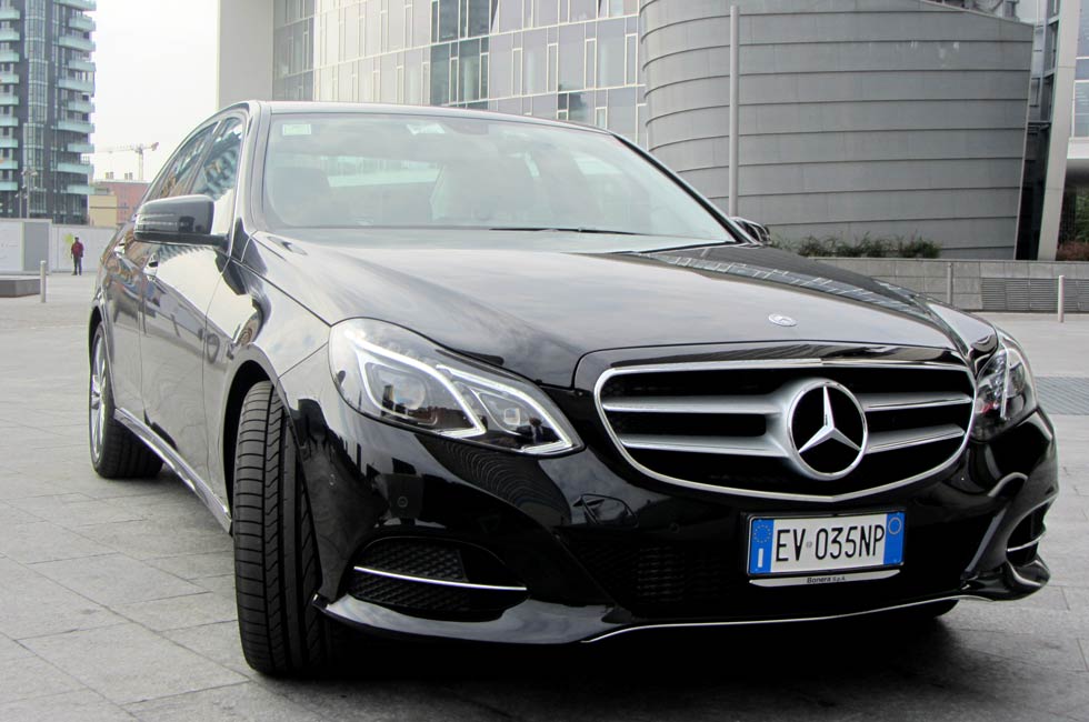 Mercedes E-Class 220 Premium: front view (1)