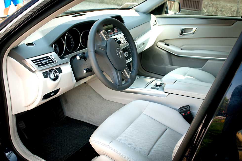 Mercedes E Class 220 Sport: interior