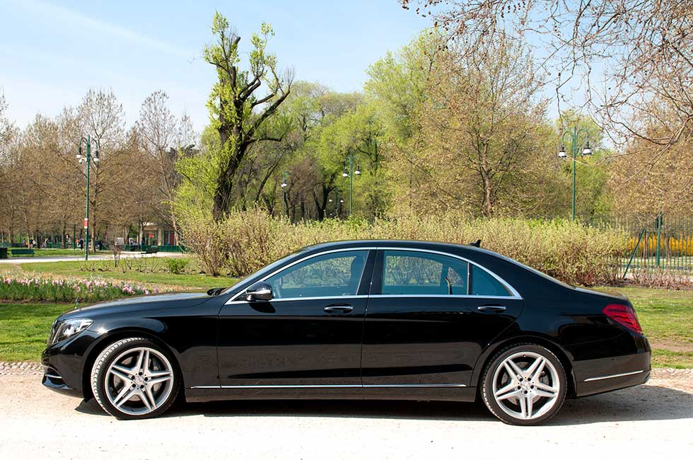 Mercedes S Class 350 SEL: side view