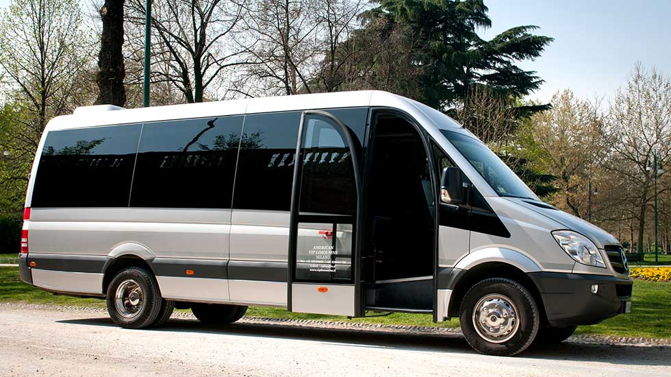 Mercedes Sprinter Luxury 16 seats: side view