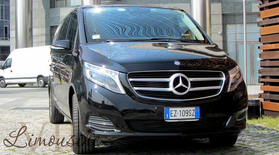 Mercedes V-Class 4Matic ExtraLong: front view