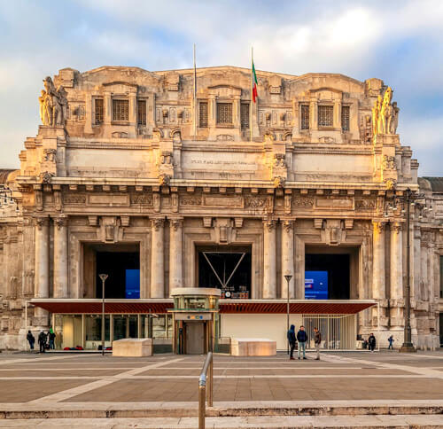 Milan Transfer Service: Go to Procida 2022 with Vip Limousine - Central railway station of the city of Milan