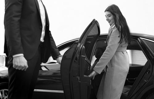 Car rental with private chauffeur in Milan