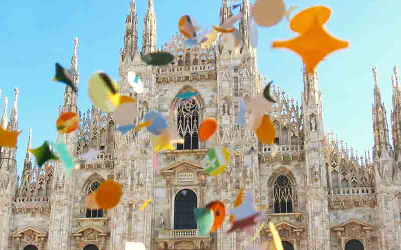 Experience the Carnival 2019 in a luxury car with driver!