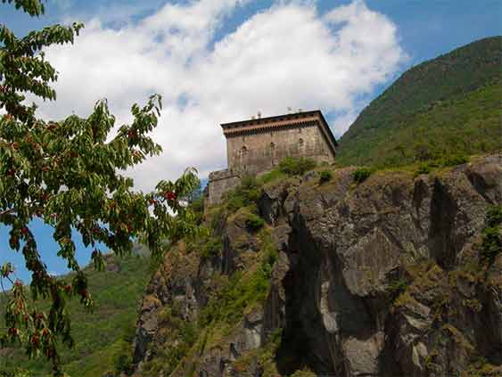 Tour of the castles in Valle d'Aosta: Castello di Verrès Tour of the castles in Valle d'Aosta: Castello di Verrès