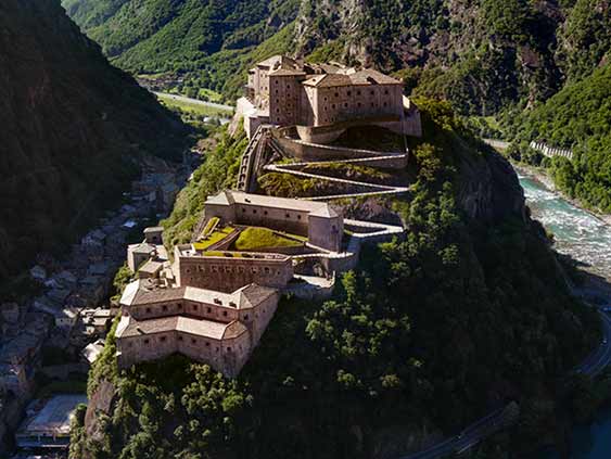 Tour of the castles in Valle d'Aosta: Forte di Bard