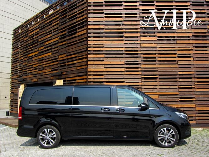 Corporate roadshows in Milan: minivan