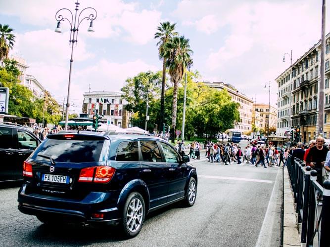 Corporate roadshows in Milan: transfer in the city