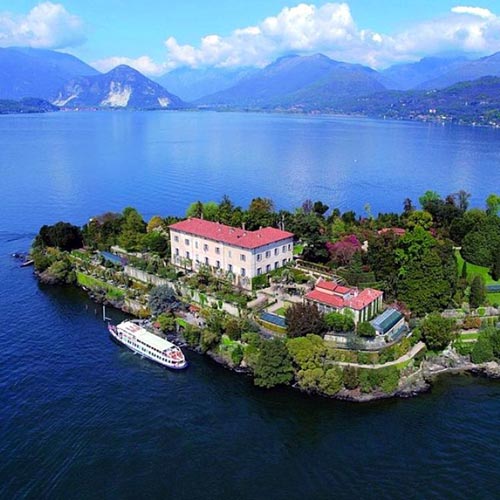 Discover Lake Maggiore in a luxury car with driver: Isola Madre - Borromean Islands