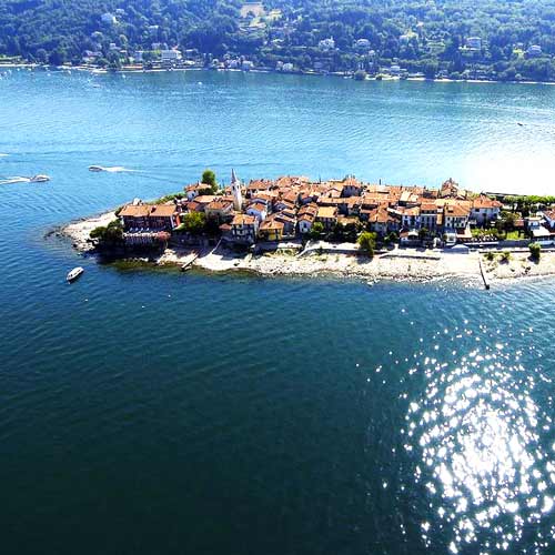 Discover Lake Maggiore in a luxury car with driver: Stresa