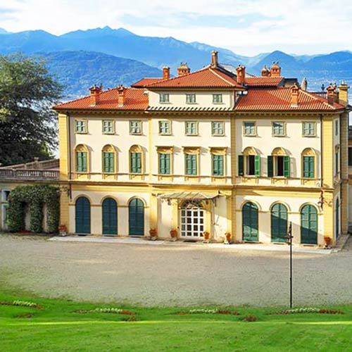 Discover Lake Maggiore in a luxury car with driver: Villa Pallavicino