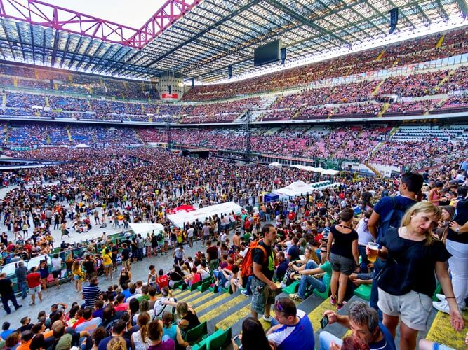 Private chauffeur service in Milan: for concerts and major events with no stress san siro