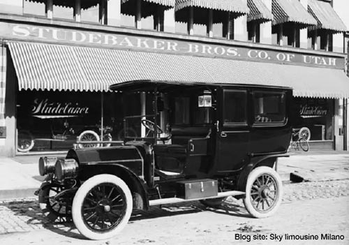 Rental with driver Milan: history of limousine