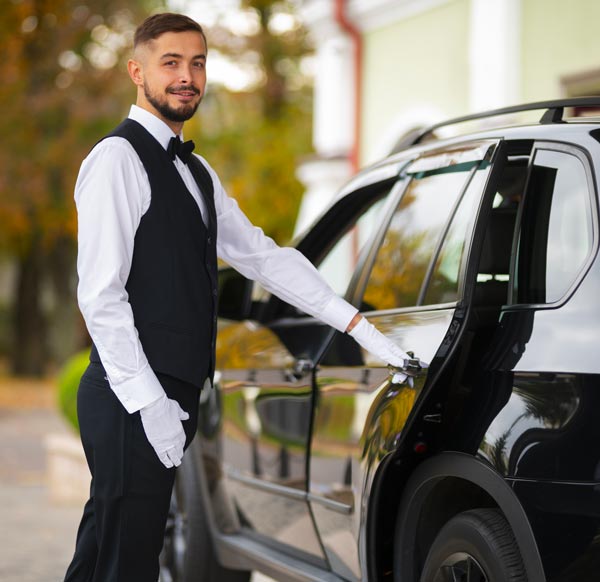 Service NCC Milano: chauffeur con automobile