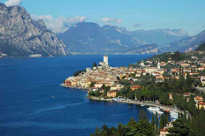 Tour car rental service – Lake Garda. Tour car rental service – Lake Garda.
