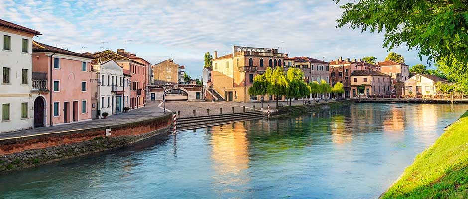 From Venice to Vicenza along the Brenta river: Palladio and his Villas