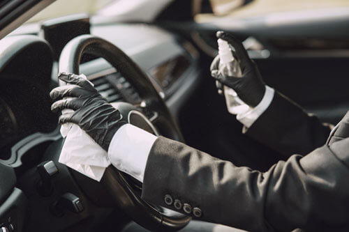 Car rental with driver Milan vs public transport and taxi