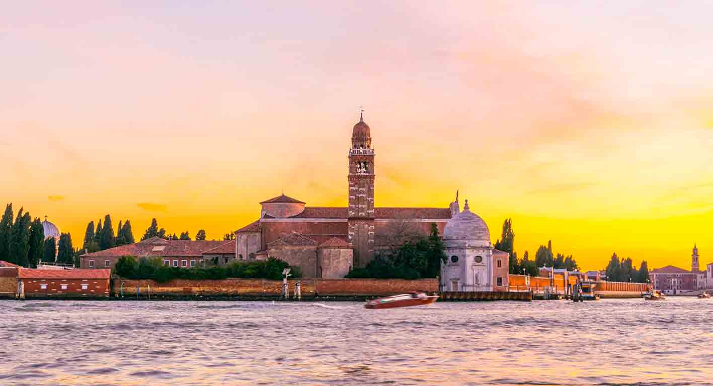 Tour of the Venetian Laguna’s 5 most beautiful islands: San Michele