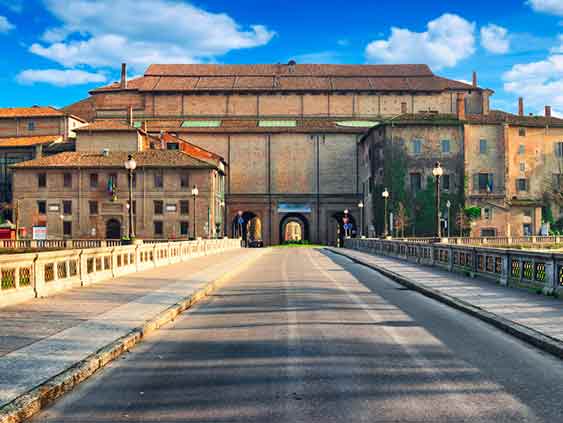 Visit Parma, art and gastronomy capital with Vip Limousine Visit Parma, art and gastronomy capital with Vip Limousine